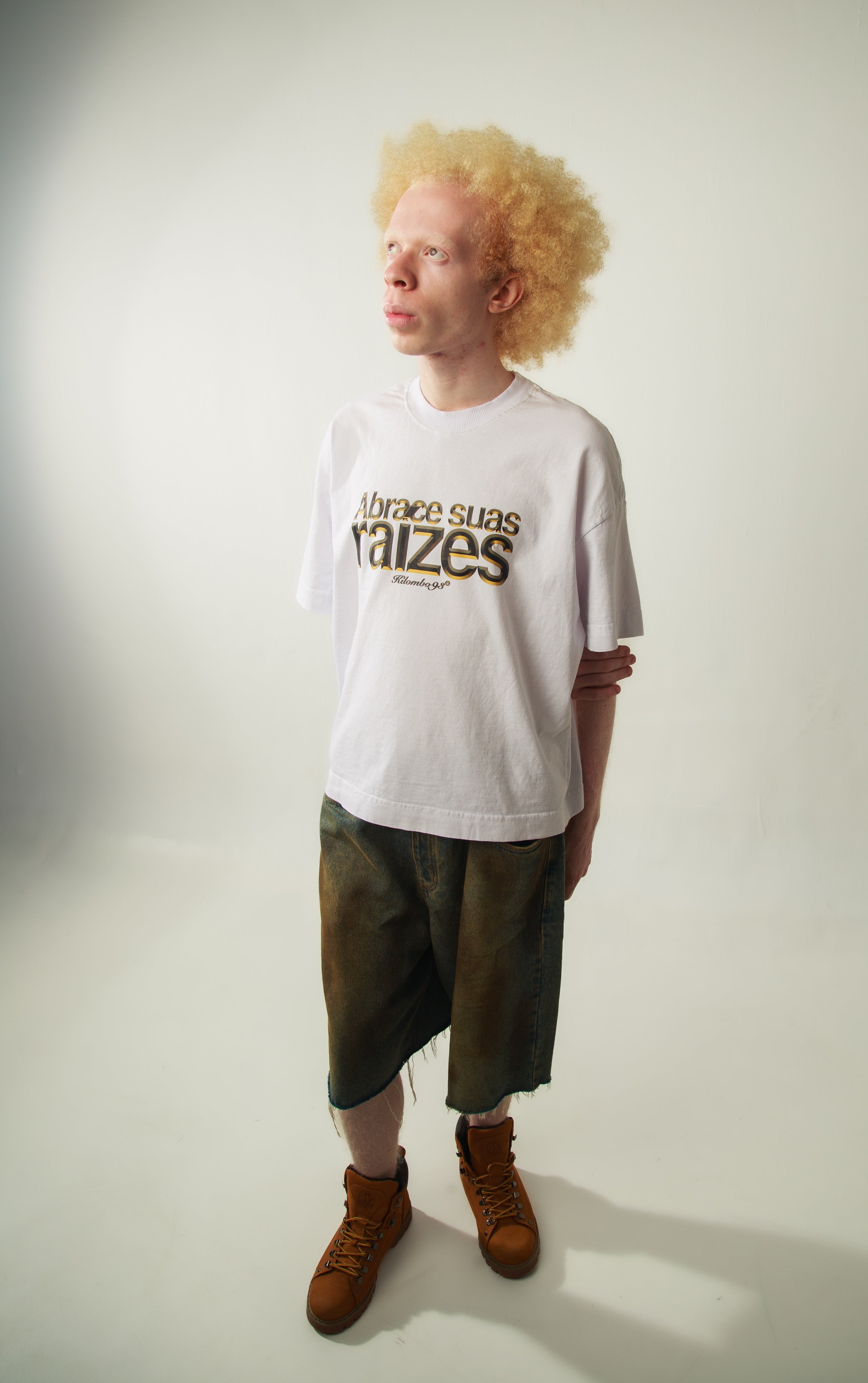 Camiseta Boxy Abrace Suas Raízes